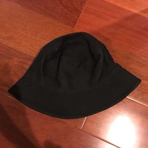 black bucket hat